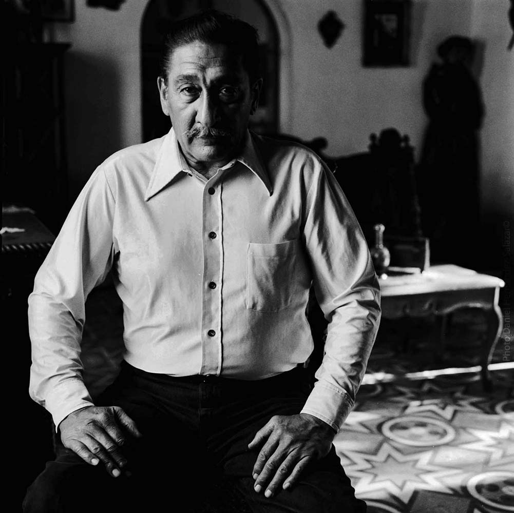 Ra˙l Carrillo en la casa de Manuel JosÈ Arce. 1992.